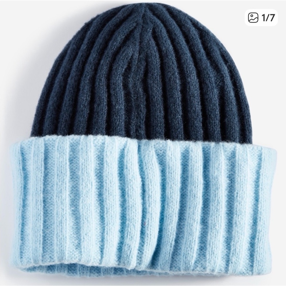 🔥SALE🔥NWT On 34th Women's Navy and Light Blue Knit Beanie